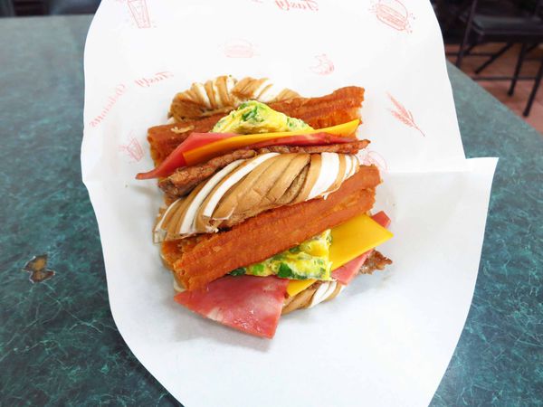 【板橋美食】太和豆漿-中式早餐巨無霸漢堡