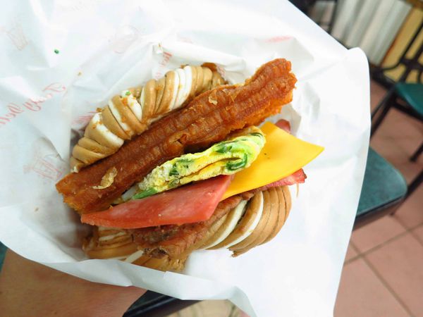 【板橋美食】太和豆漿-中式早餐巨無霸漢堡