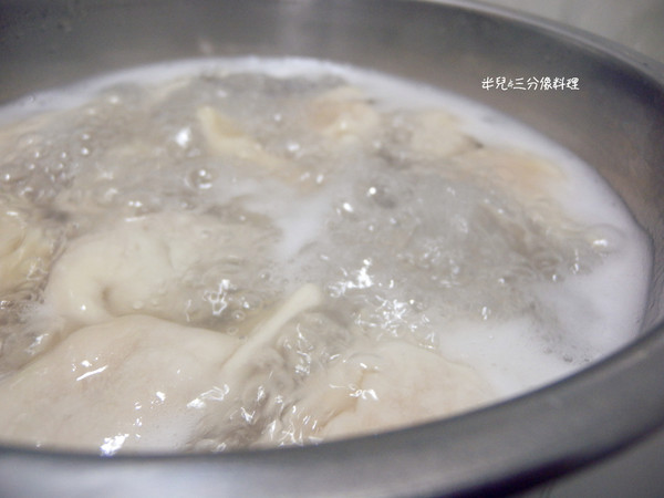 Mango 巧口廚房：[宅配。水餃] Mango 巧口廚房 水餃真的超方便!  第一次吃到干貝高麗菜豬肉! 超好吃的啦!