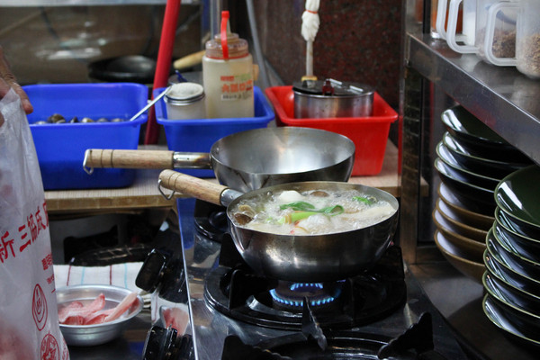 原味海產粥 生魚片丼飯:讓你體驗不一樣的原味海產粥 生魚片丼飯~
