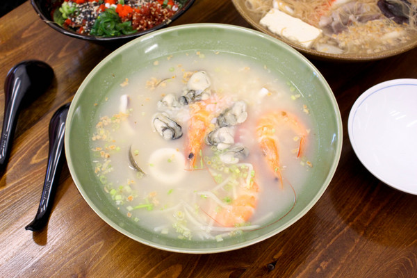 原味海產粥 生魚片丼飯:讓你體驗不一樣的原味海產粥 生魚片丼飯~