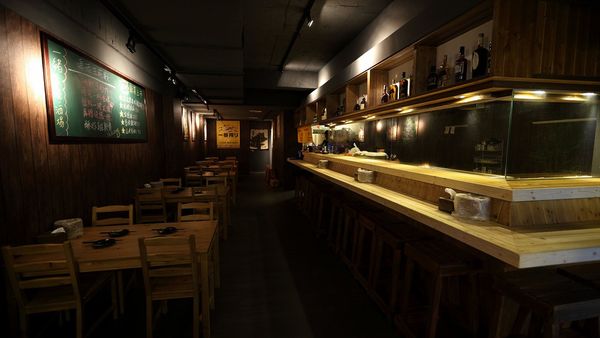 一緒 串燒-酒場：【台北居酒屋】【北捷善導寺站】一緒串燒酒場-炭火燒烤 & 炒功了得．長安東路燒肉/串燒/捷運善導寺站