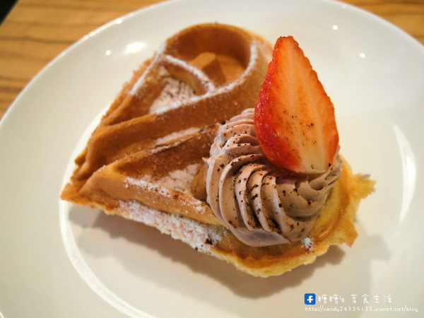 覺樂Parfait Cafe:〖台中│美食〗覺樂Parfait Cafe ❤ 超萌龍貓鐵鍋舒芙蕾抹茶口味新上市~~~吸睛指數再破表!!!!抹茶控的你千萬別錯過!!