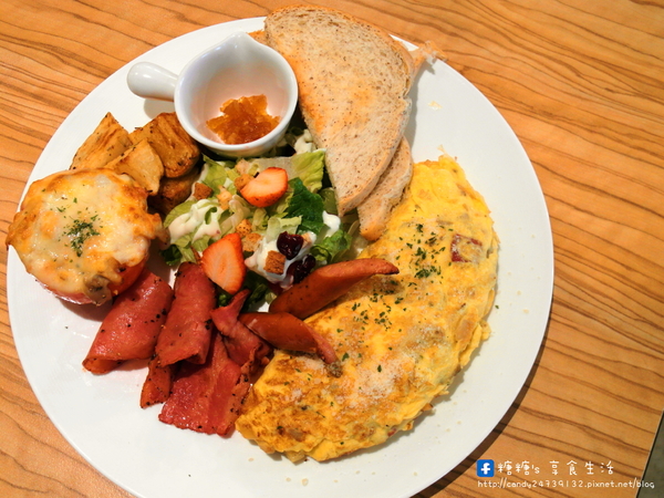 覺樂Parfait Cafe:〖台中│美食〗覺樂Parfait Cafe ❤ 超萌龍貓鐵鍋舒芙蕾抹茶口味新上市~~~吸睛指數再破表!!!!抹茶控的你千萬別錯過!!