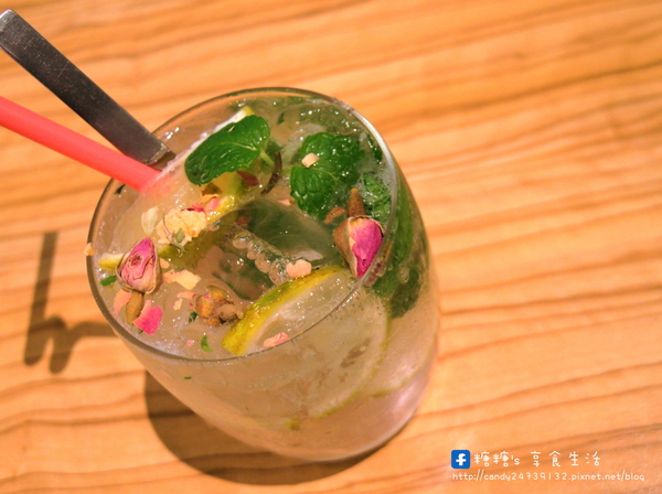 覺樂Parfait Cafe:〖台中│美食〗覺樂Parfait Cafe ❤ 超萌龍貓鐵鍋舒芙蕾抹茶口味新上市~~~吸睛指數再破表!!!!抹茶控的你千萬別錯過!!