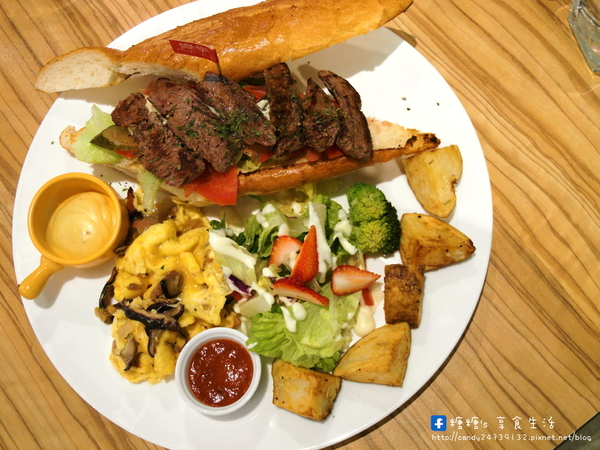 覺樂Parfait Cafe:〖台中│美食〗覺樂Parfait Cafe ❤ 超萌龍貓鐵鍋舒芙蕾抹茶口味新上市~~~吸睛指數再破表!!!!抹茶控的你千萬別錯過!!