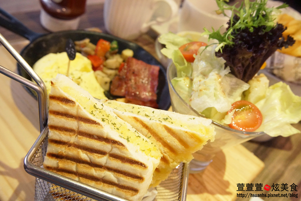 高雄- 44 bit cafe (1).JPG