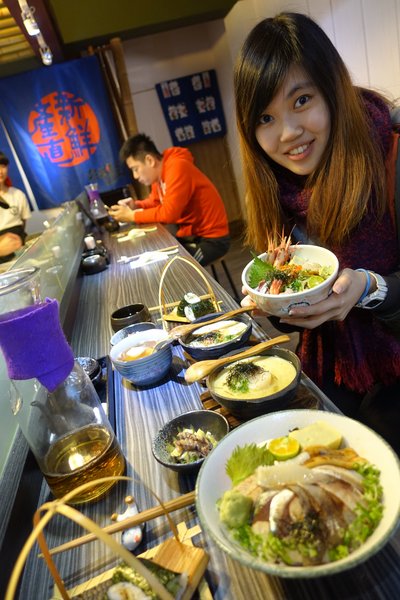 肥猫漁夫 海鮮丼專賣店:(胖樺食記)東北角當季海產直送丼飯專賣店「肥貓漁夫」。近捷運中山國小站NT. 180就有高CP值丼飯可品嘗