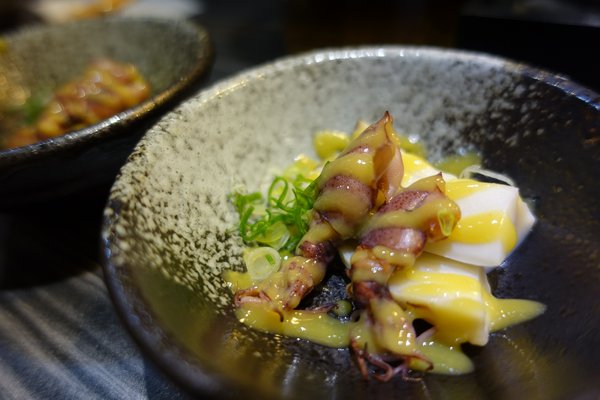 肥猫漁夫 海鮮丼專賣店:(胖樺食記)東北角當季海產直送丼飯專賣店「肥貓漁夫」。近捷運中山國小站NT. 180就有高CP值丼飯可品嘗