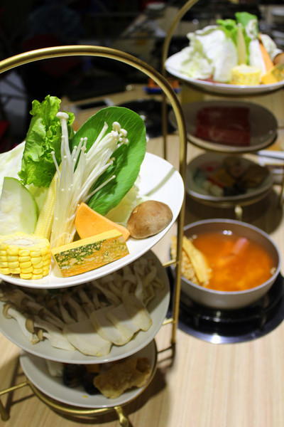 ㄔ鍋了：[台南]貴婦三層澎派小火鍋  ㄔ鍋了石頭鍋。涮涮鍋