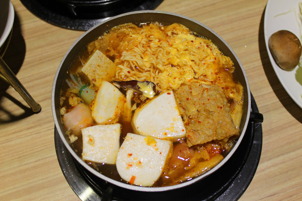 ㄔ鍋了：[台南]貴婦三層澎派小火鍋  ㄔ鍋了石頭鍋。涮涮鍋