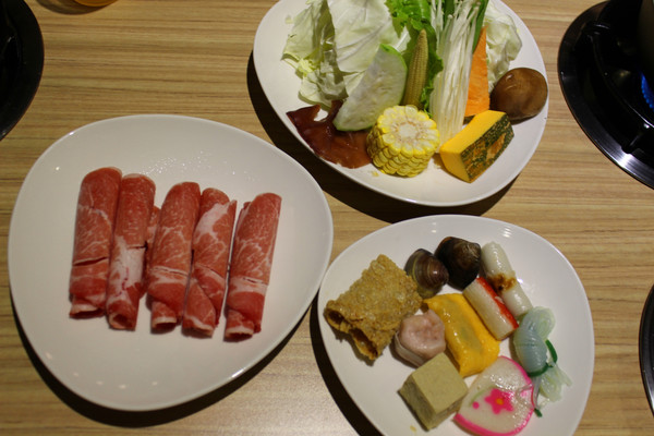 ㄔ鍋了：[台南]貴婦三層澎派小火鍋  ㄔ鍋了石頭鍋。涮涮鍋