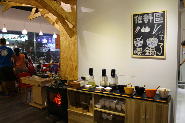 ㄔ鍋了：[台南]貴婦三層澎派小火鍋  ㄔ鍋了石頭鍋。涮涮鍋