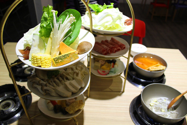 ㄔ鍋了：[台南]貴婦三層澎派小火鍋  ㄔ鍋了石頭鍋。涮涮鍋