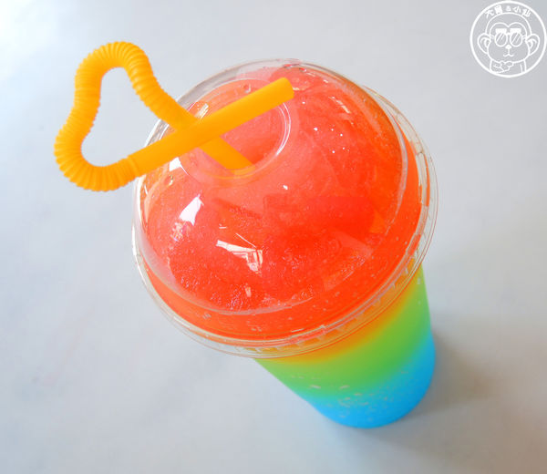 彩虹冰沙:呷飽祙【新北淡水・彩虹冰沙】韓劇出現過的彩虹冰台灣買得到