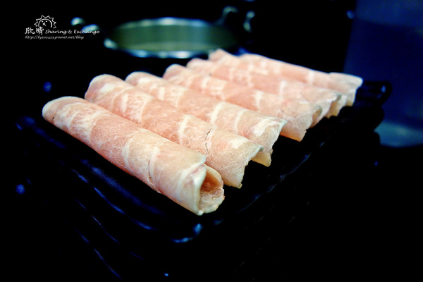 八田帝王蟹鍋物吃到飽:【台北美食】八田帝王蟹鍋物吃到飽+新鮮海鮮吃到飽+牛小排、沙朗、松阪豬、永春捷運站