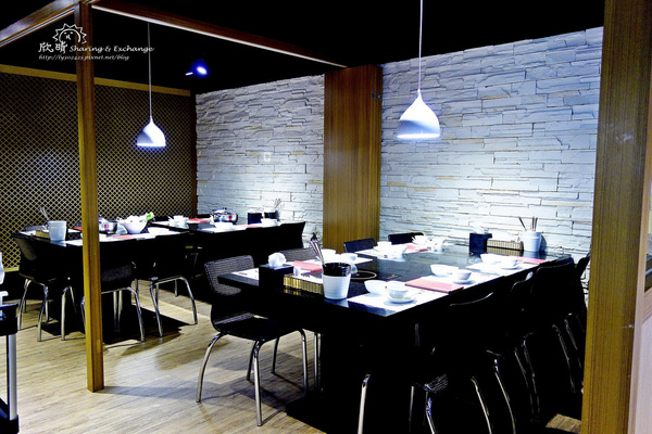 八田帝王蟹鍋物吃到飽:【台北美食】八田帝王蟹鍋物吃到飽+新鮮海鮮吃到飽+牛小排、沙朗、松阪豬、永春捷運站