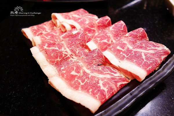 八田帝王蟹鍋物吃到飽:【台北美食】八田帝王蟹鍋物吃到飽+新鮮海鮮吃到飽+牛小排、沙朗、松阪豬、永春捷運站