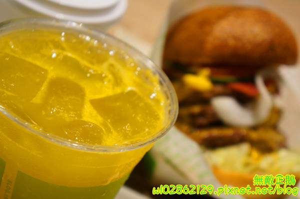 樂檸漢堡(台南西門店)：【台南-中西區】嘉義x漢堡...一起挑戰大俠吧~來樂檸，記得穿短褲!《樂檸漢堡》