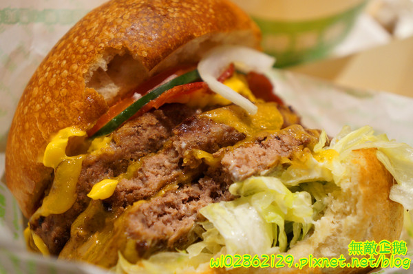 樂檸漢堡(台南西門店)：【台南-中西區】嘉義x漢堡...一起挑戰大俠吧~來樂檸，記得穿短褲!《樂檸漢堡》