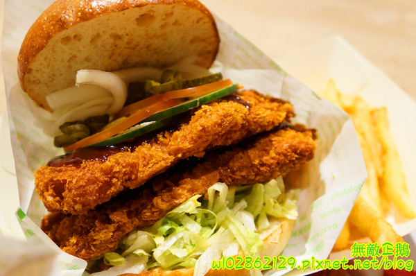 樂檸漢堡(台南西門店)：【台南-中西區】嘉義x漢堡...一起挑戰大俠吧~來樂檸，記得穿短褲!《樂檸漢堡》