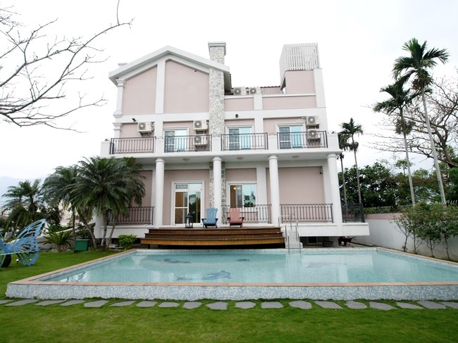 │宿。花蓮吉安│法式古典「格瀾伍德休閒民宿」私人泳池、遊戲室。沒有億萬身價也能住得起毫宅哦!