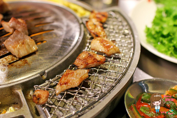 新麻蒲海鷗臺灣1號店：【食記】台北東區 新麻蒲海鷗臺灣1號店마포갈매기 韓式烤肉 松阪豬 海鷗肉 雪花沙朗牛 爐邊蛋