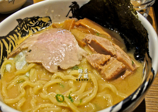 麵屋武藏(鷹虎店):台南 中西區.來自東京的武士魂拉麵 麵屋武藏 鷹虎(新天地)