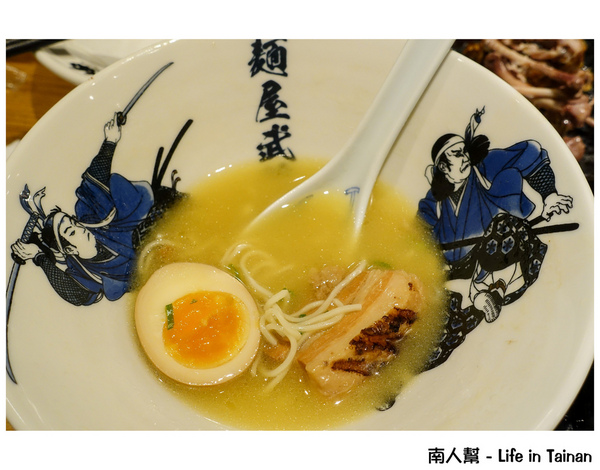 麵屋武藏(鷹虎店)：【台南中西區-美食】來自東京第一拉麵品牌~~麵屋武藏鷹虎店
