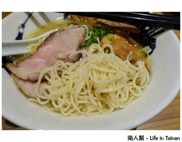 麵屋武藏(鷹虎店)：【台南中西區-美食】來自東京第一拉麵品牌~~麵屋武藏鷹虎店