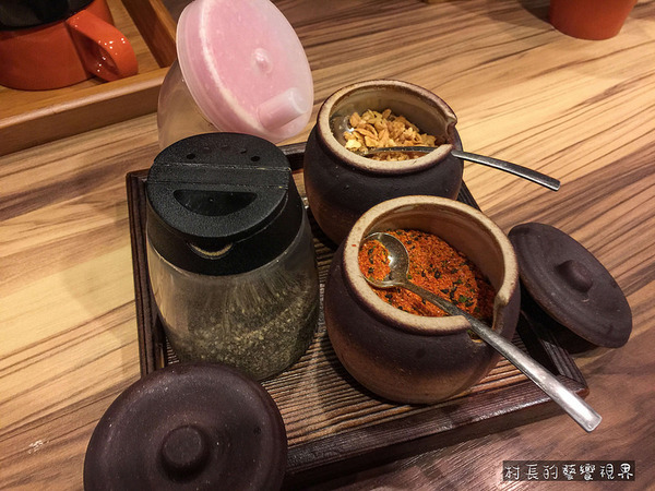 麵處小林(高雄店)：【食記】｛高雄。左營區｝販賣機式拉麵小館！麵處小林-日式拉麵