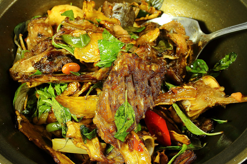 21495464359_34c686b901_k