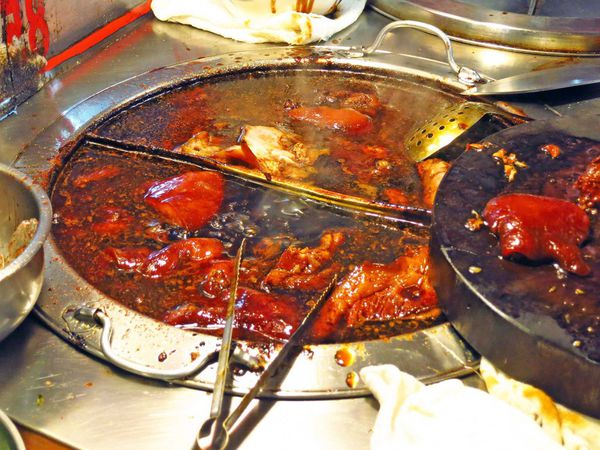 【三重美食】紅燒蹄膀-巷弄裡的老滷汁美味