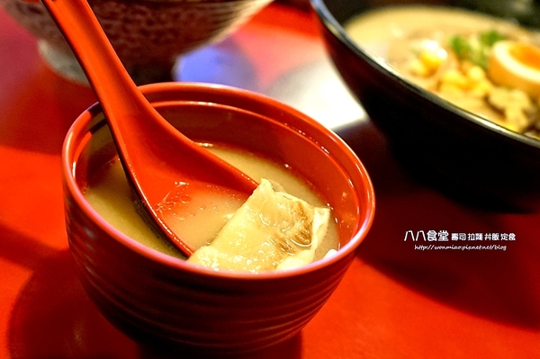 八八食堂：【板橋日本料理推薦】菜色豐富, 高貴不貴!! ✿✿ 八八食堂 壽司, 拉麵, 丼飯, 定食 ✿✿（完整菜單）