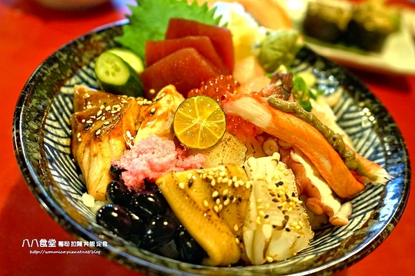 八八食堂：【板橋日本料理推薦】菜色豐富, 高貴不貴!! ✿✿ 八八食堂 壽司, 拉麵, 丼飯, 定食 ✿✿（完整菜單）