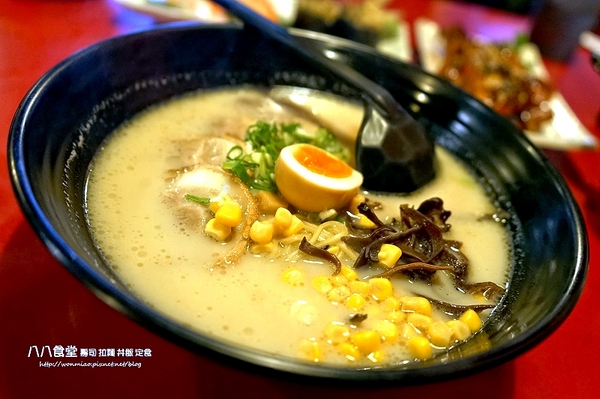 八八食堂：【板橋日本料理推薦】菜色豐富, 高貴不貴!! ✿✿ 八八食堂 壽司, 拉麵, 丼飯, 定食 ✿✿（完整菜單）