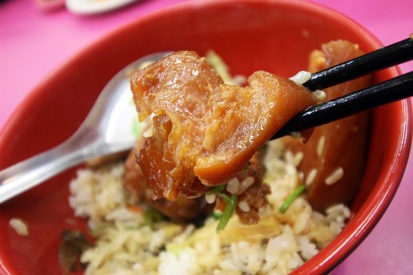 【桃園美食】台北永康豬腳爌肉-軟嫩的豬腳腿庫飯