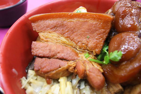 【桃園美食】台北永康豬腳爌肉-軟嫩的豬腳腿庫飯