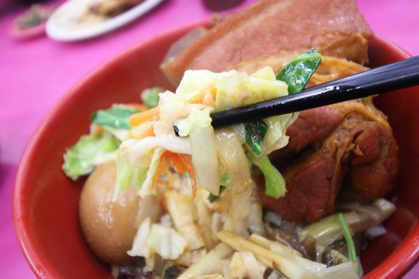 【桃園美食】台北永康豬腳爌肉-軟嫩的豬腳腿庫飯