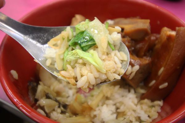 【桃園美食】台北永康豬腳爌肉-軟嫩的豬腳腿庫飯