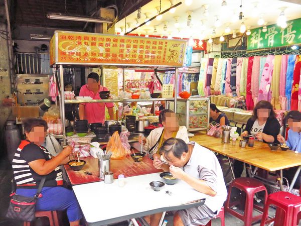 【新莊美食】締旺油飯-隱藏在菜市場裡的美食