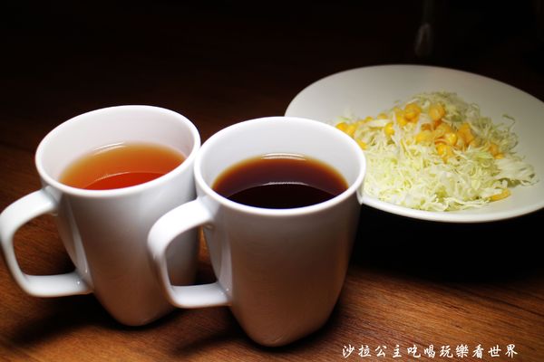 Izumi Curry 京站旗艦店(Izumi Curry 京站旗艦店):現在的咖哩飯都這麼豪華『Izumi Curry 京站旗艦店』牛排咖哩飯/台北車站美食