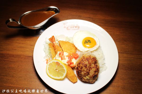 Izumi Curry 京站旗艦店(Izumi Curry 京站旗艦店):現在的咖哩飯都這麼豪華『Izumi Curry 京站旗艦店』牛排咖哩飯/台北車站美食