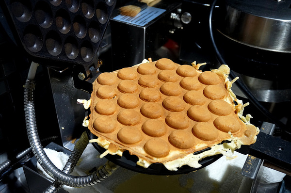 Visiro Café & Smile Beauty 複合式口腔美容咖啡概念店：[忠孝敦化] 咖啡廳 Visiro Café & Smile Beauty - 香港雞蛋仔鬆餅.手作甜點.咖啡.焗烤.帕尼尼