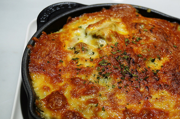 Visiro Café & Smile Beauty 複合式口腔美容咖啡概念店：[忠孝敦化] 咖啡廳 Visiro Café & Smile Beauty - 香港雞蛋仔鬆餅.手作甜點.咖啡.焗烤.帕尼尼