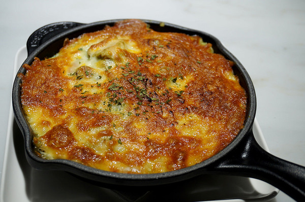 Visiro Café & Smile Beauty 複合式口腔美容咖啡概念店：[忠孝敦化] 咖啡廳 Visiro Café & Smile Beauty - 香港雞蛋仔鬆餅.手作甜點.咖啡.焗烤.帕尼尼