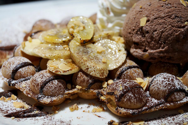 Visiro Café & Smile Beauty 複合式口腔美容咖啡概念店：[忠孝敦化] 咖啡廳 Visiro Café & Smile Beauty - 香港雞蛋仔鬆餅.手作甜點.咖啡.焗烤.帕尼尼