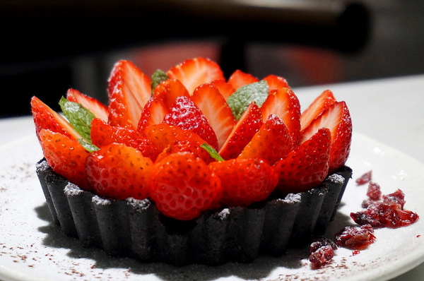 Visiro Café & Smile Beauty 複合式口腔美容咖啡概念店：[忠孝敦化] 咖啡廳 Visiro Café & Smile Beauty - 香港雞蛋仔鬆餅.手作甜點.咖啡.焗烤.帕尼尼