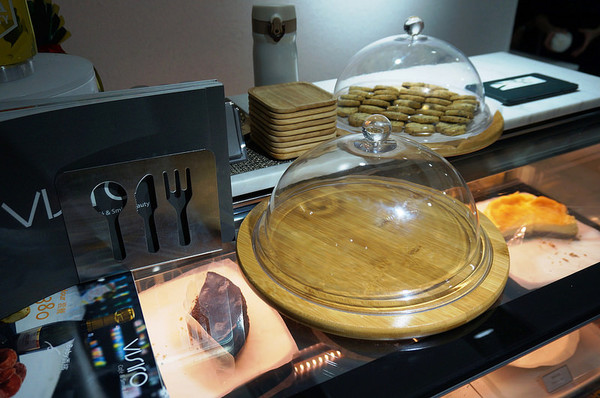 Visiro Café & Smile Beauty 複合式口腔美容咖啡概念店：[忠孝敦化] 咖啡廳 Visiro Café & Smile Beauty - 香港雞蛋仔鬆餅.手作甜點.咖啡.焗烤.帕尼尼