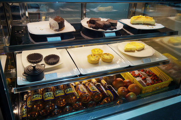 Visiro Café & Smile Beauty 複合式口腔美容咖啡概念店：[忠孝敦化] 咖啡廳 Visiro Café & Smile Beauty - 香港雞蛋仔鬆餅.手作甜點.咖啡.焗烤.帕尼尼